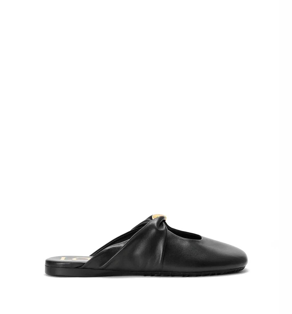Pebble Soft low leather sandals