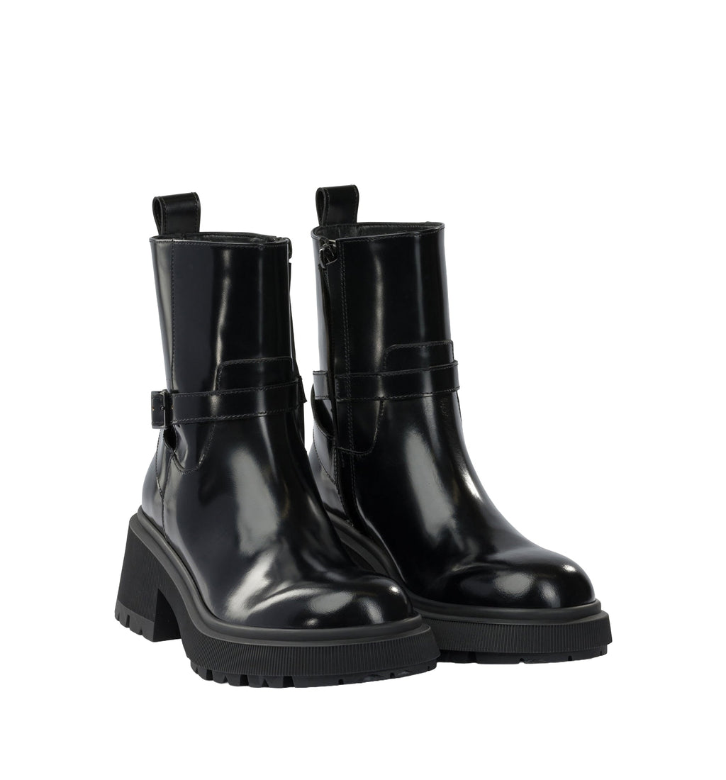 Conny Flat Boots