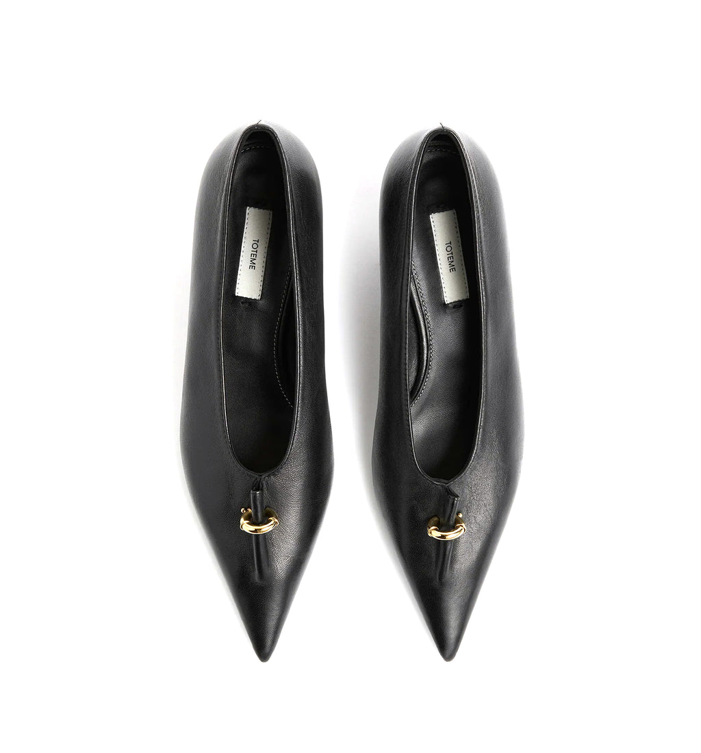 Pierced nappa pumps