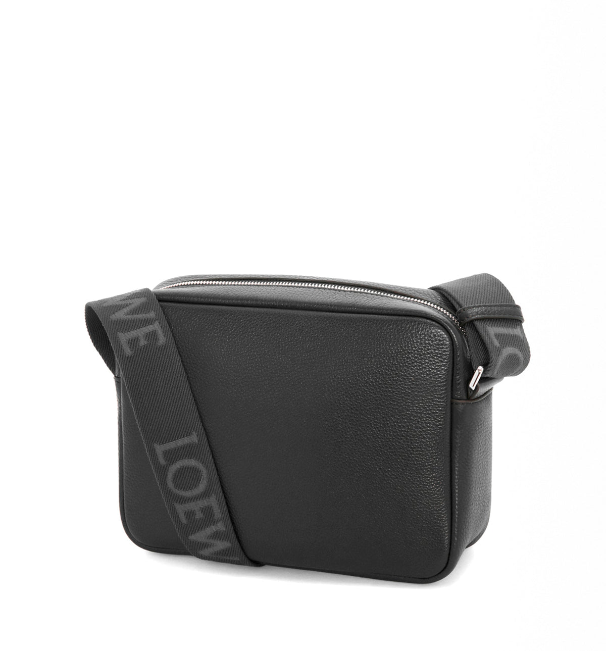 Medium Pebble messenger bag in supple grained calfskin