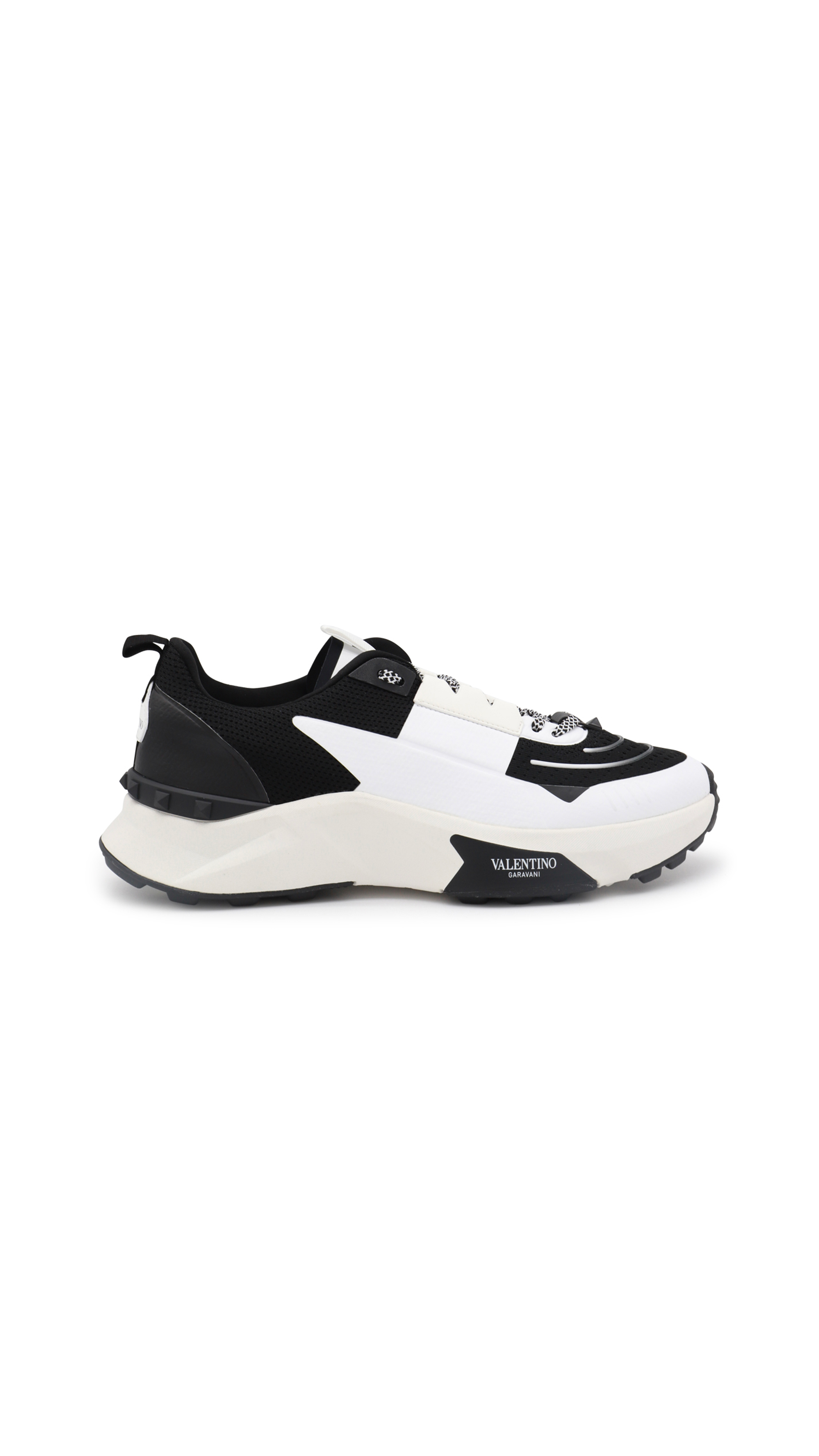 True Act Low Top Sneaker In Mesh And Rubberized Fabric - White/Black