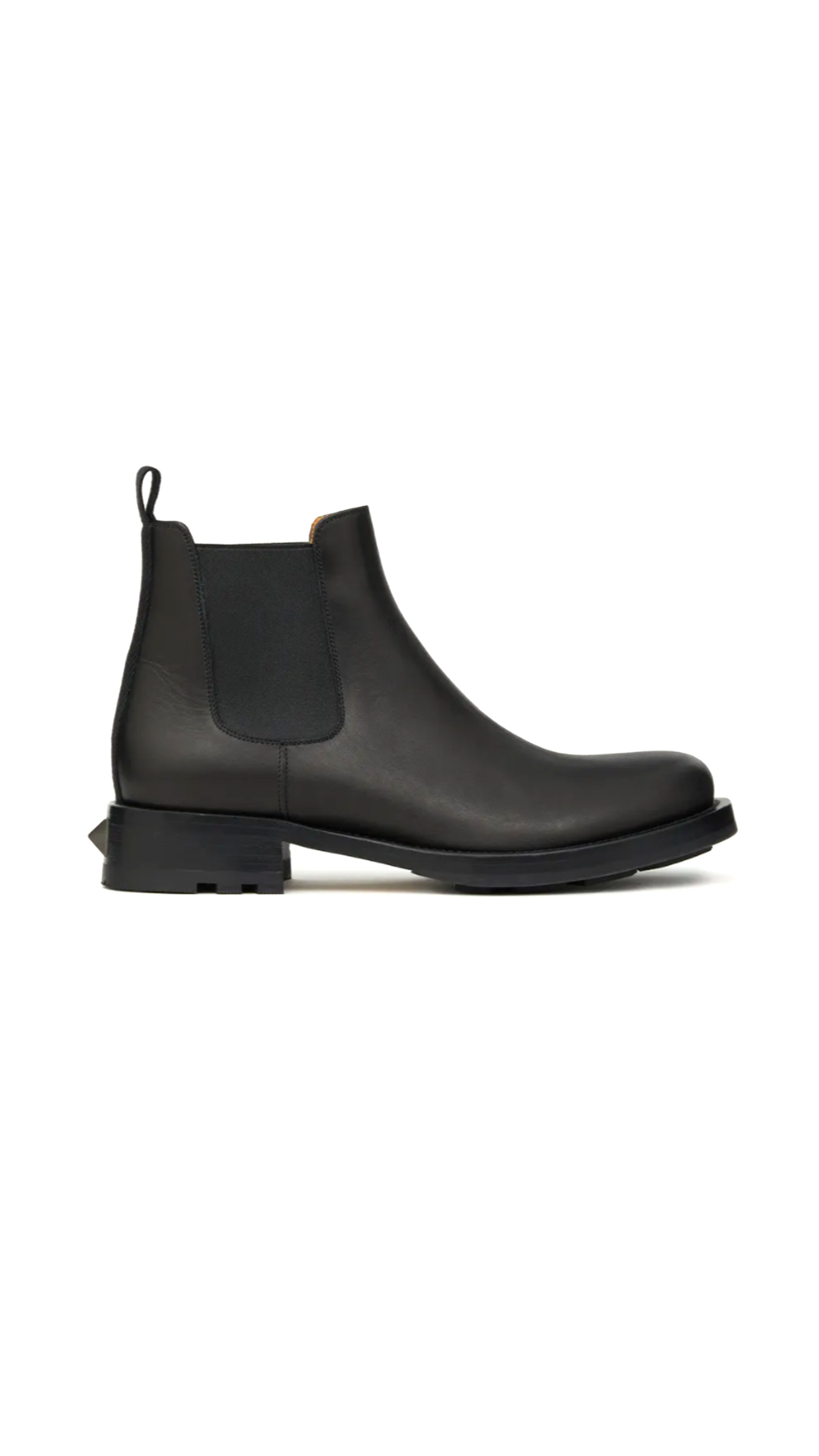 Roman Stud Calfskin Chelsea Boot - Black